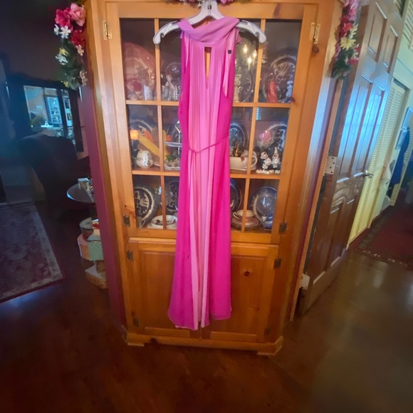 Dress - Picture 7 of 8